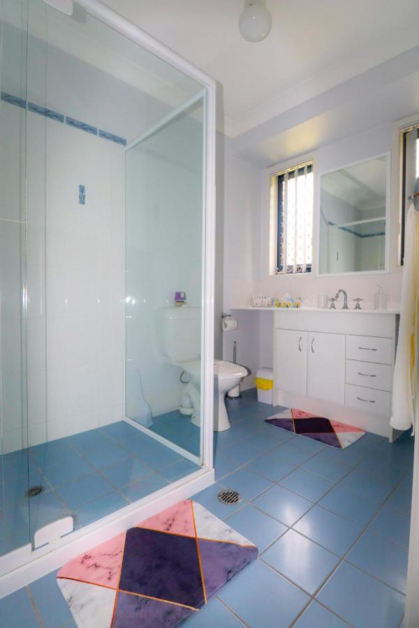 Blk Stays Guest House Deluxe Units Morayfield Eksteriør billede